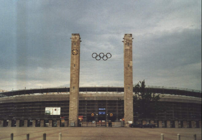 Foto vom Tor zum Berliner Olympiastadion